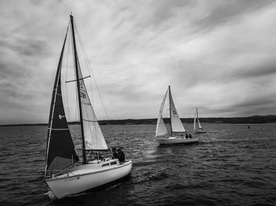 Ecaroh on Monterey bay